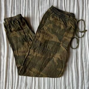 Blank NYC green camo joggers!